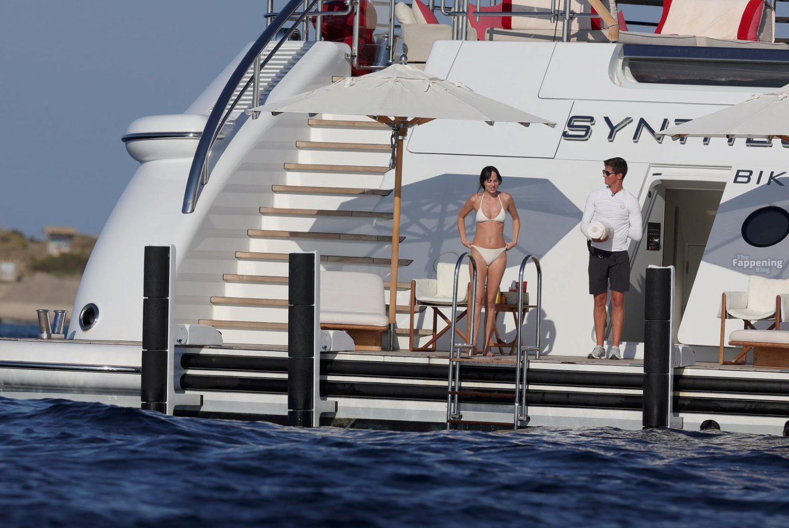 dakota-johnson-white-bikini-body-ibiza-yacht-017-the-fappening-pics_