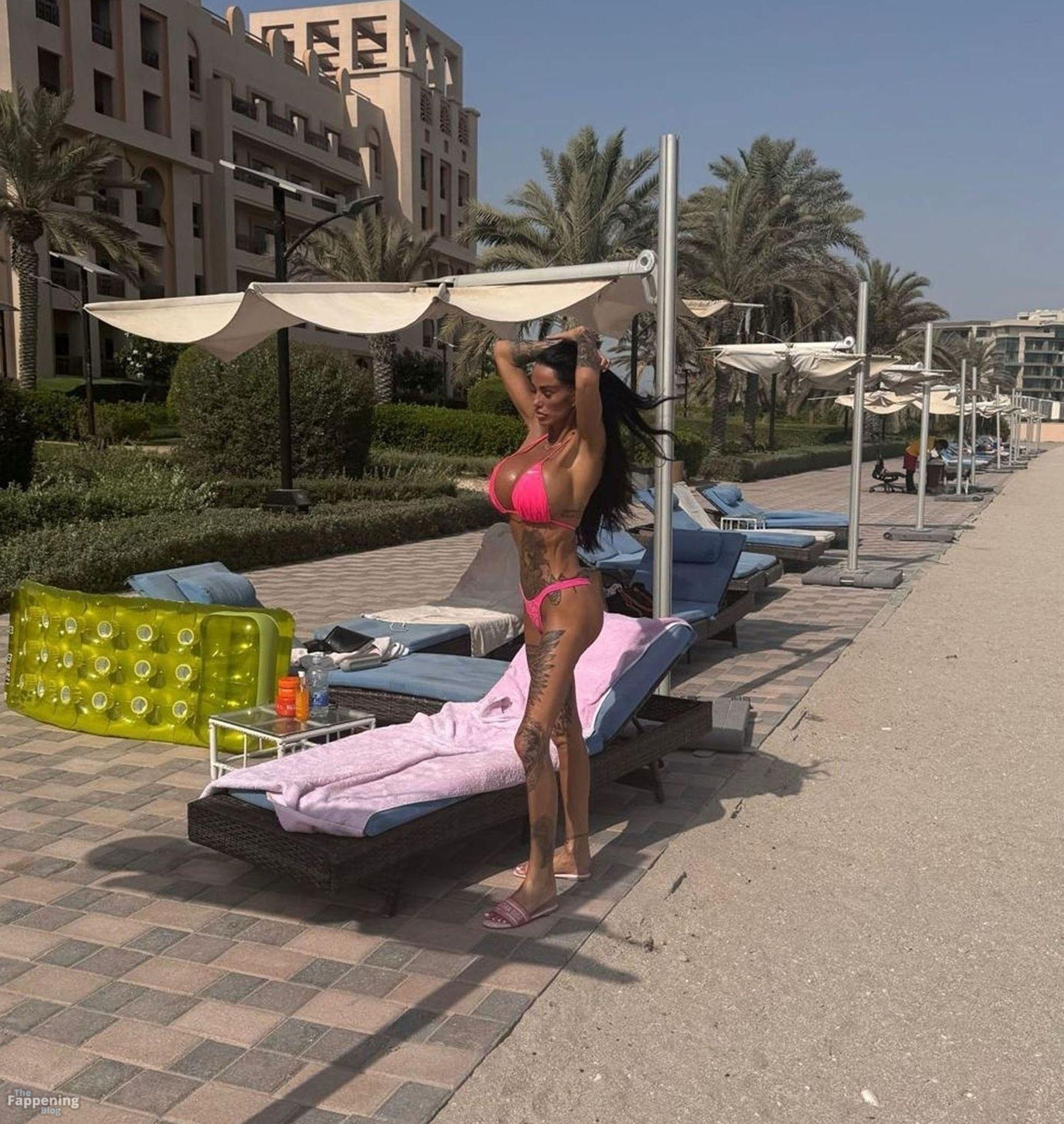 katie-price-sexy-18-the-fappening-pics_-1