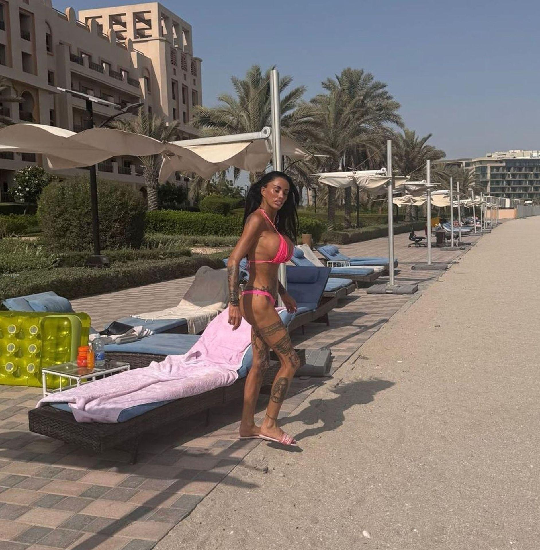 katie-price-sexy-20-the-fappening-pics_-1