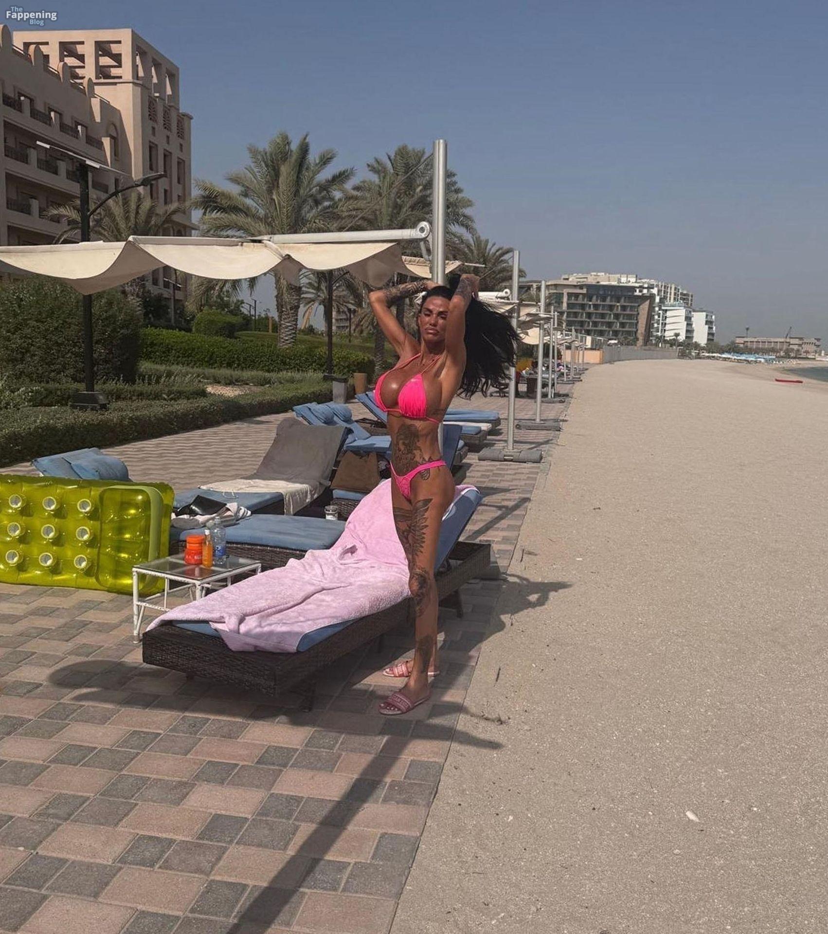 katie-price-sexy-21-the-fappening-pics_-1