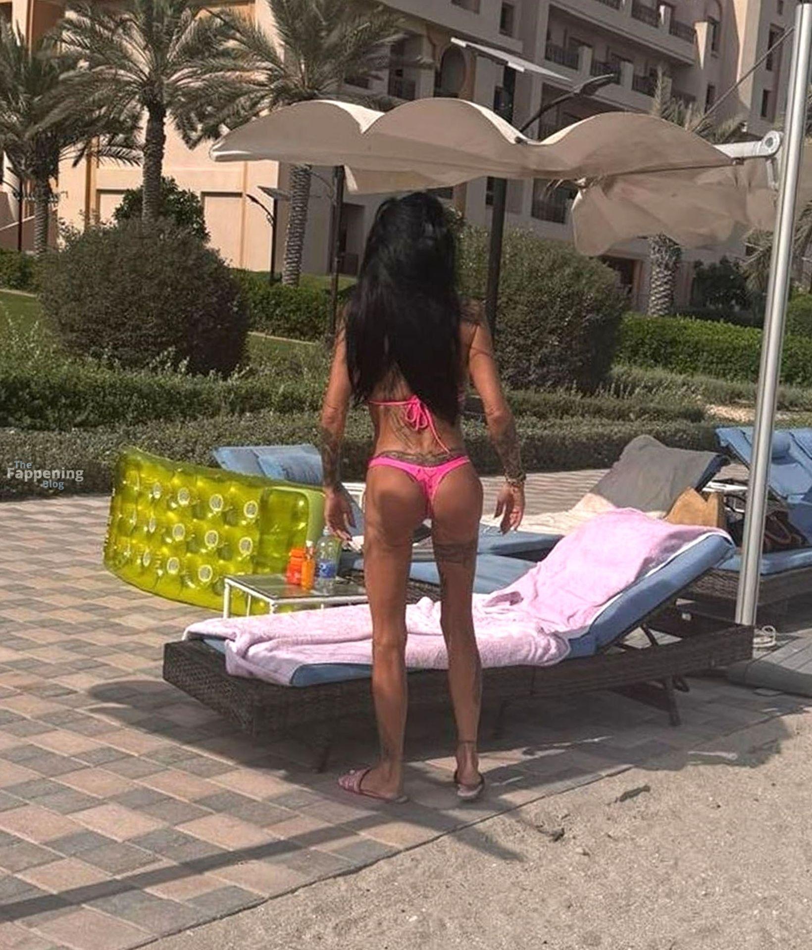 katie-price-sexy-25-the-fappening-pics_-1