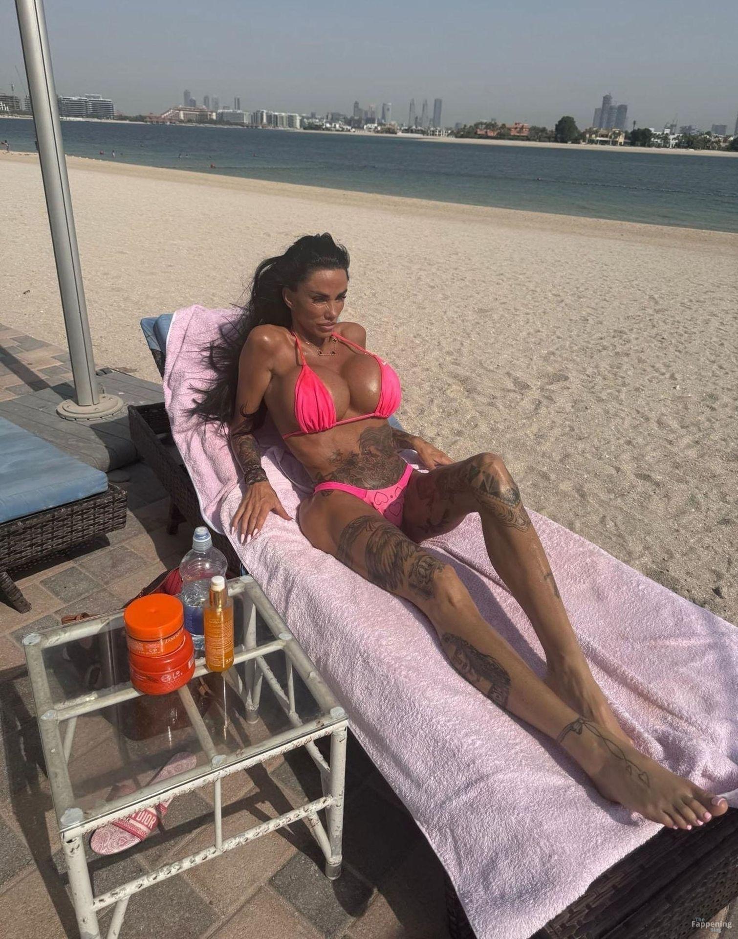 katie-price-sexy-3-the-fappening-pics_-1