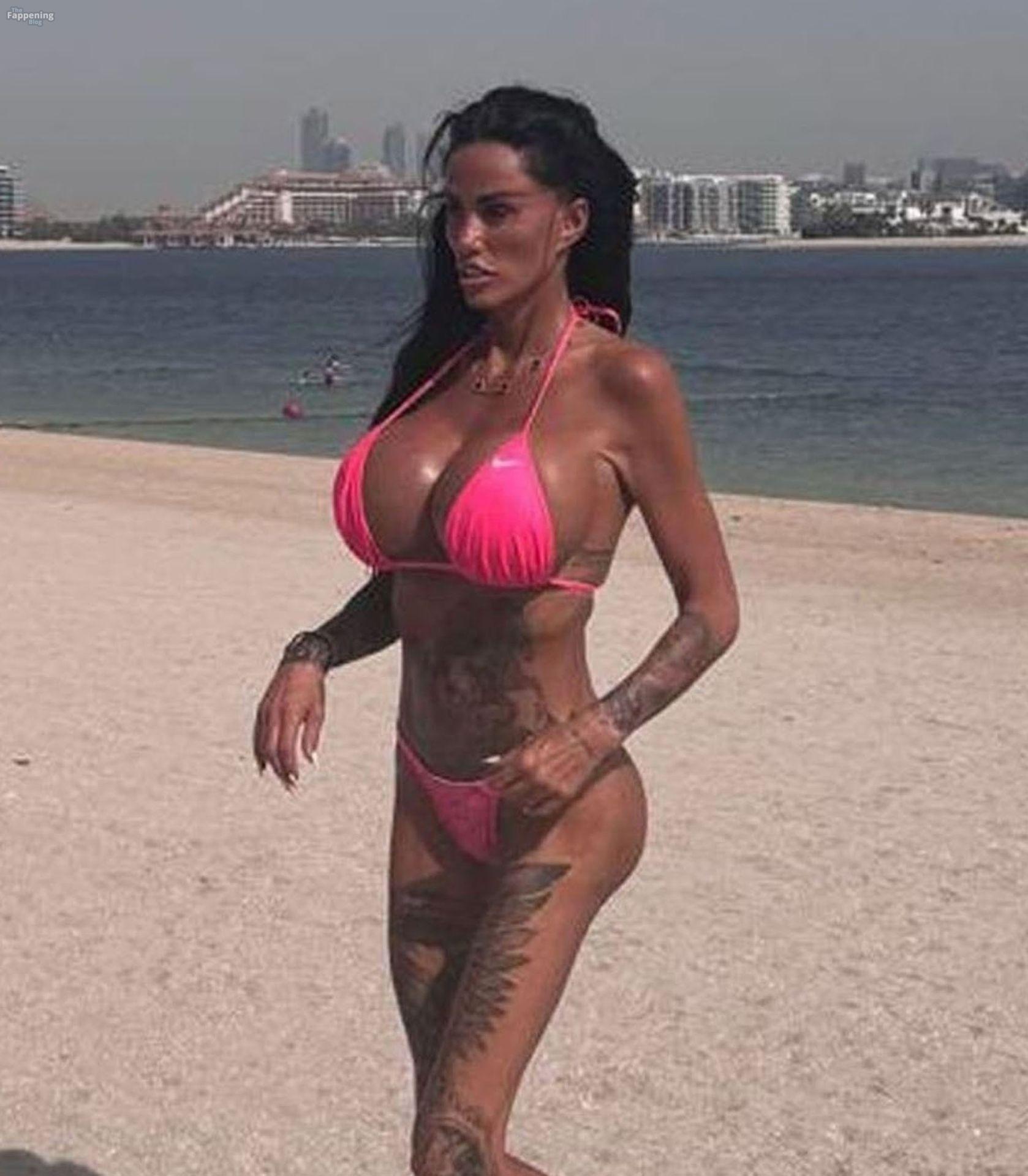 katie-price-sexy-32-the-fappening-pics_-1