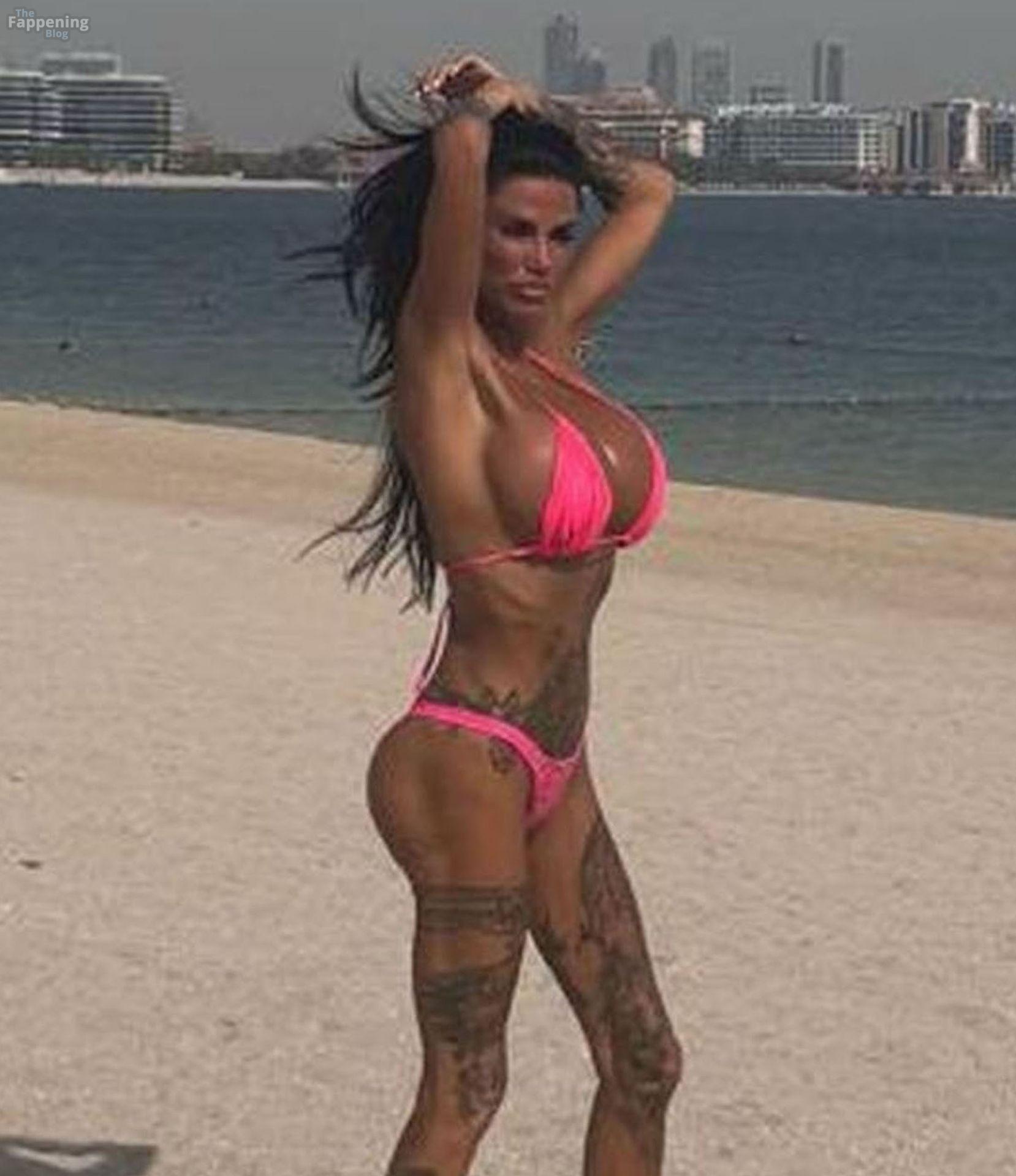 katie-price-sexy-43-the-fappening-pics_-1