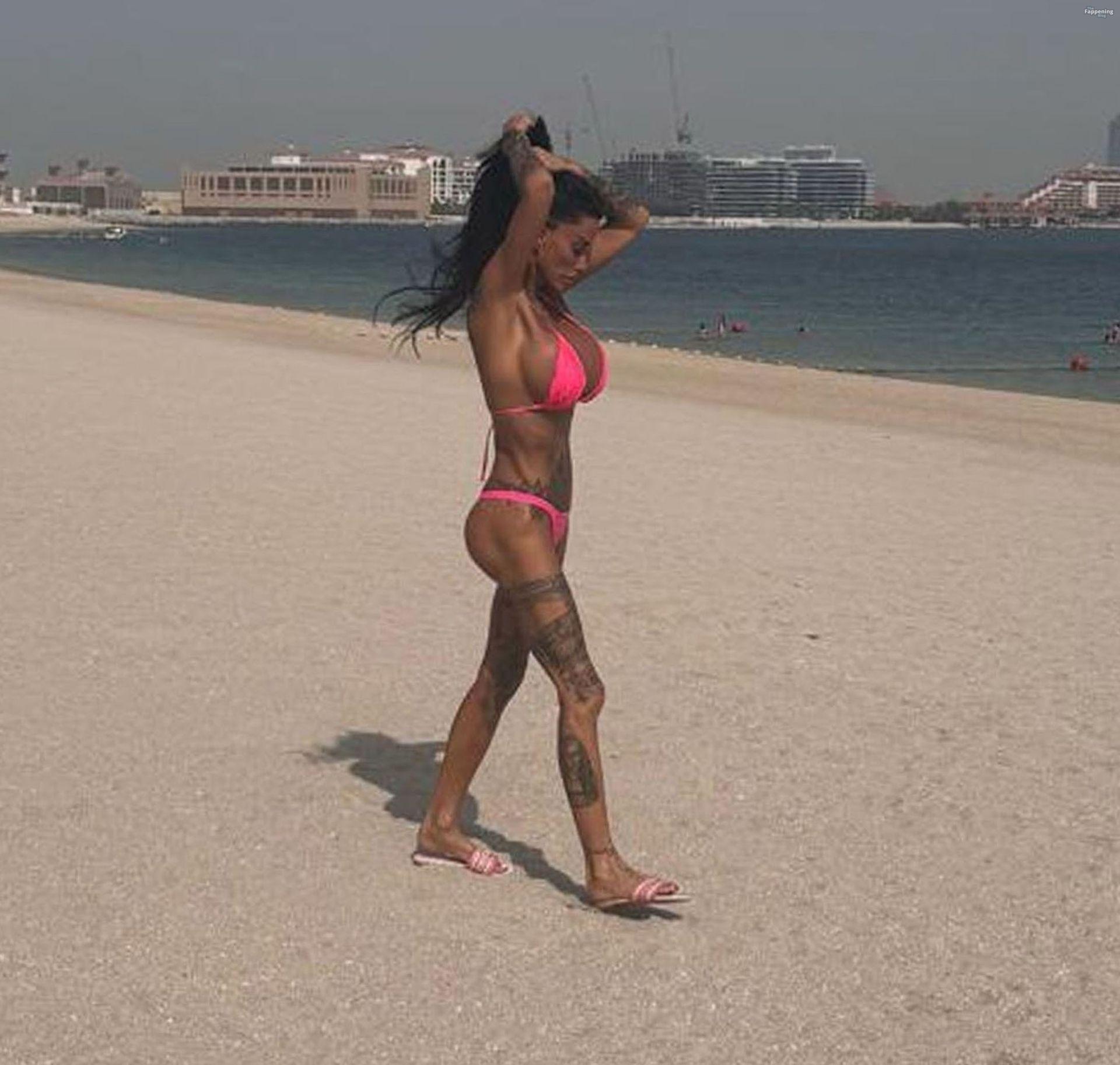 katie-price-sexy-47-the-fappening-pics_-1