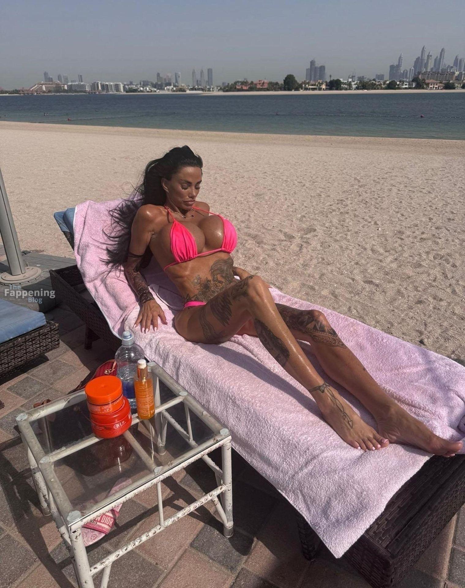 katie-price-sexy-6-the-fappening-pics_-1