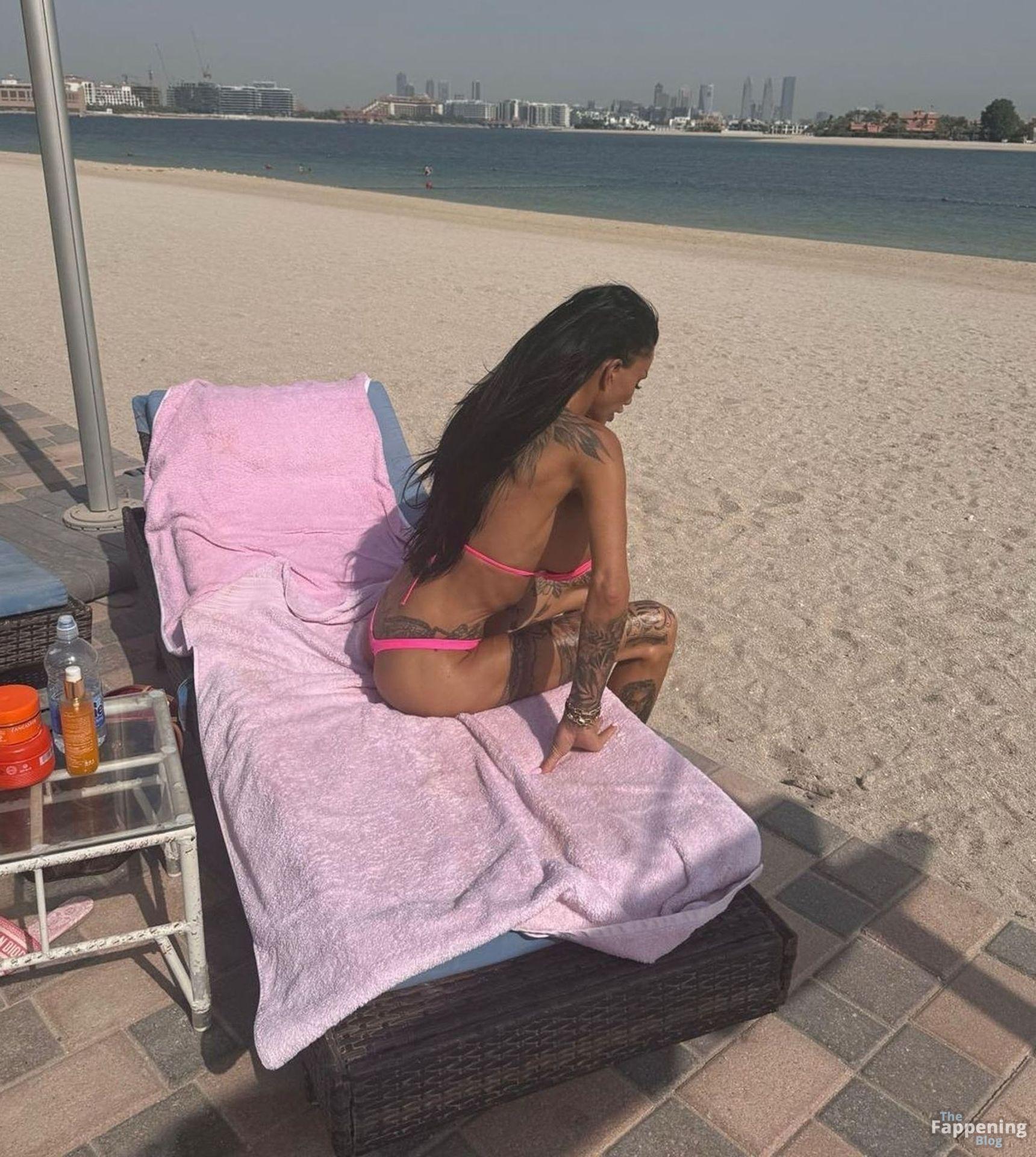 katie-price-sexy-9-the-fappening-pics_-1