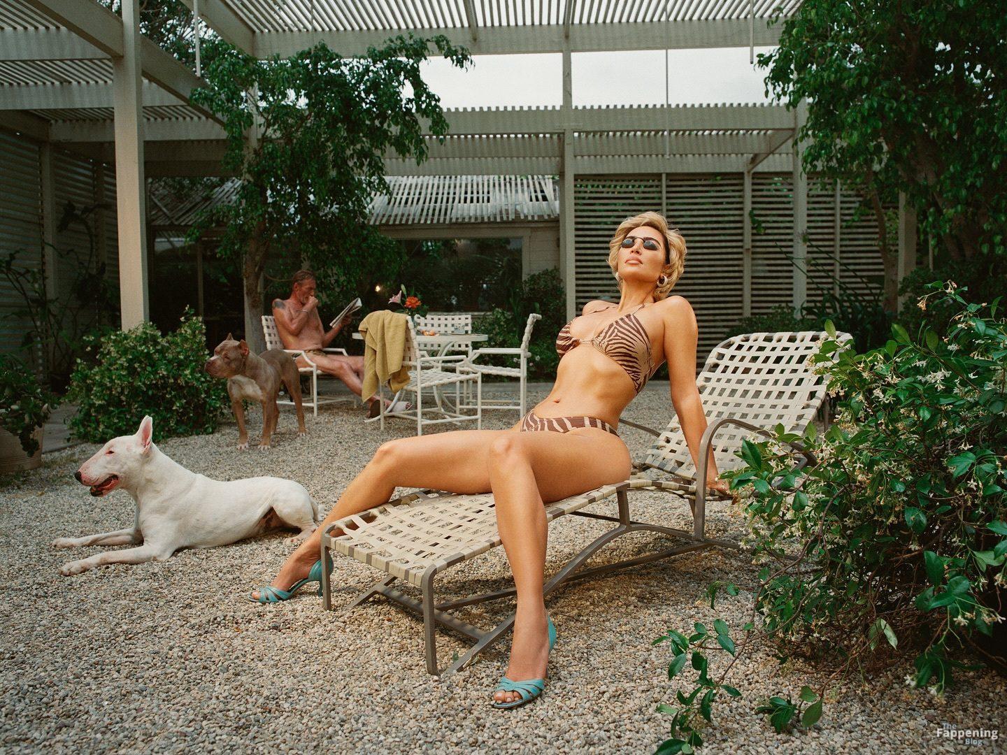 kim-kardashian-skims-cleavage-ass-bikini-shoot-003