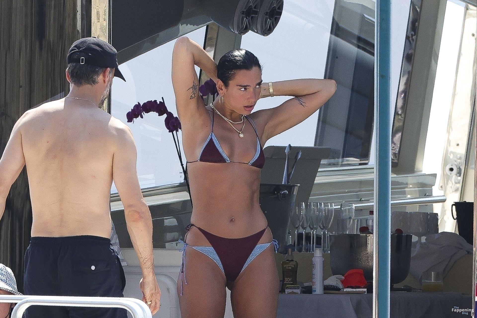 dua-lipa-sexy-51-the-fappening-pics_