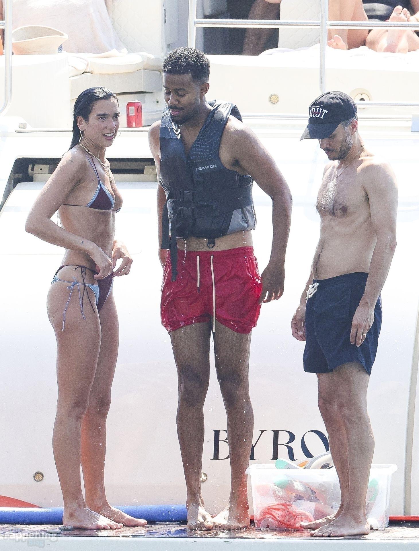 dua-lipa-sexy-69-the-fappening-pics_