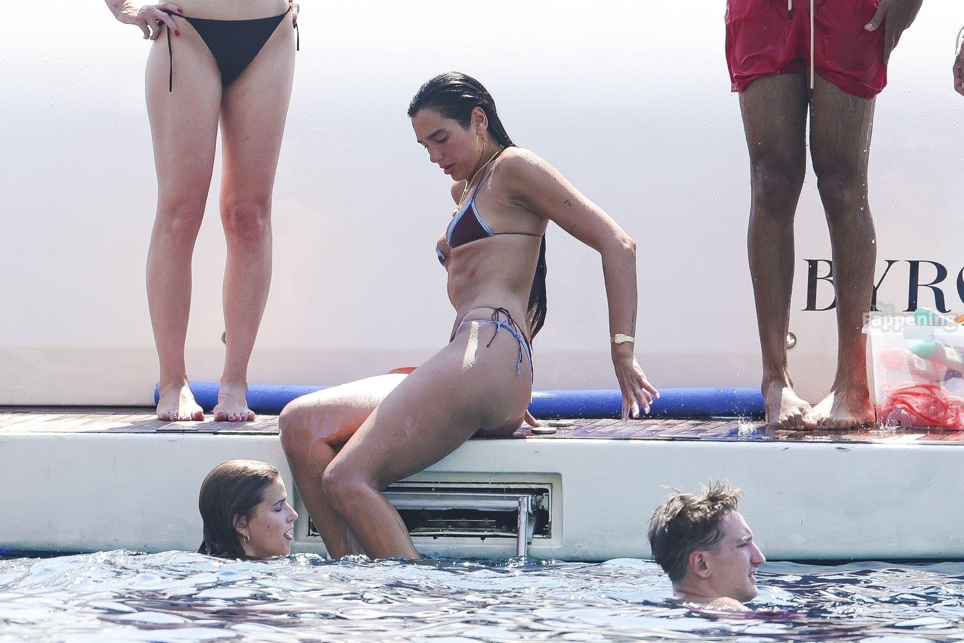 dua-lipa-sexy-72-the-fappening-pics_