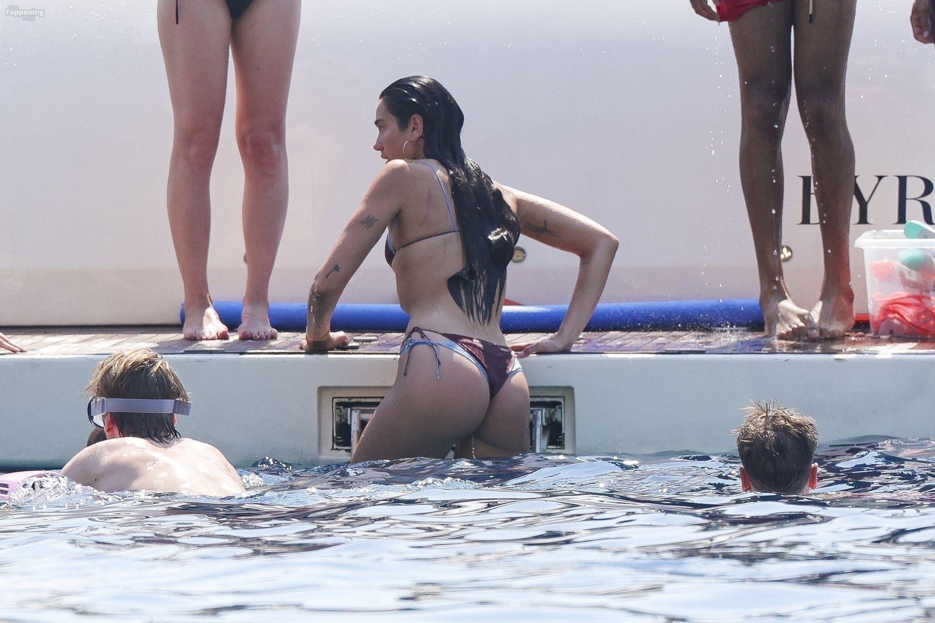 dua-lipa-sexy-73-the-fappening-pics_