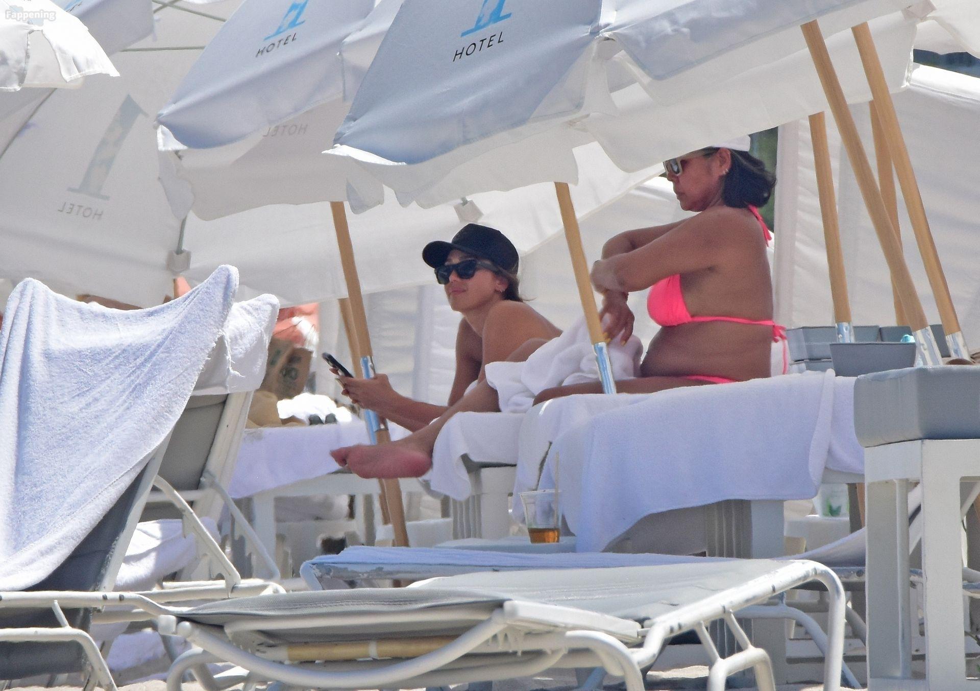 jessica-alba-sexy-54-the-fappening-pics_