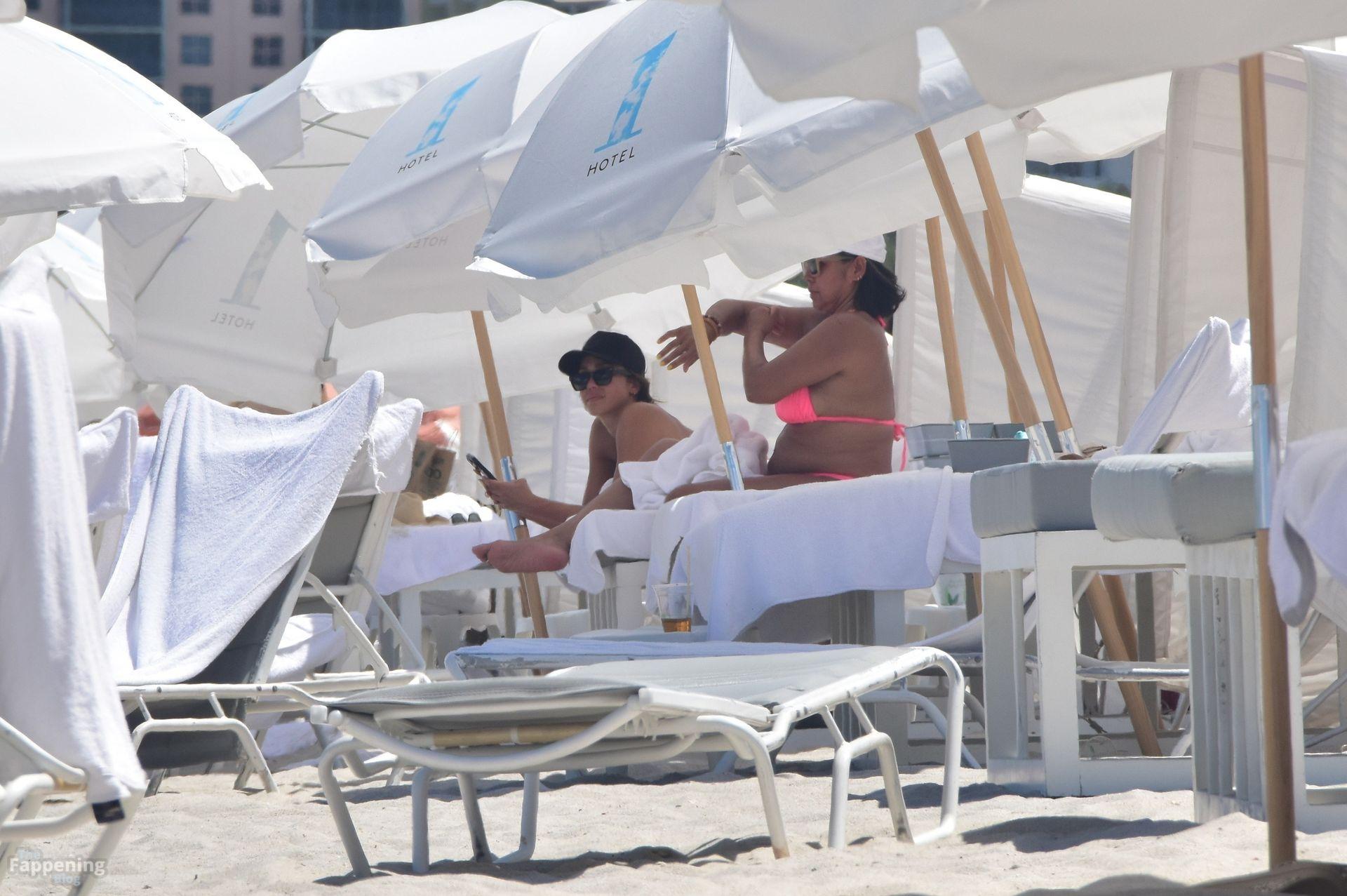 jessica-alba-sexy-57-the-fappening-pics_