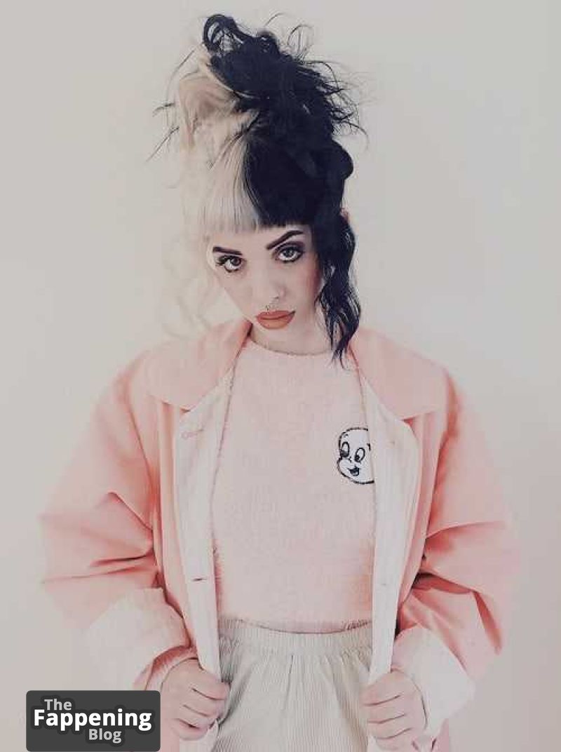 melanie-martinez-nude-sexy-12-the-fappening-pics