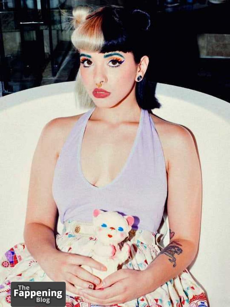 melanie-martinez-nude-sexy-13-the-fappening-pics