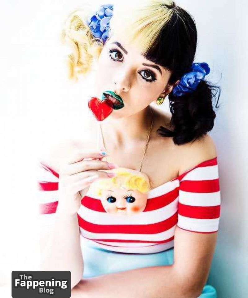 melanie-martinez-nude-sexy-19-the-fappening-pics