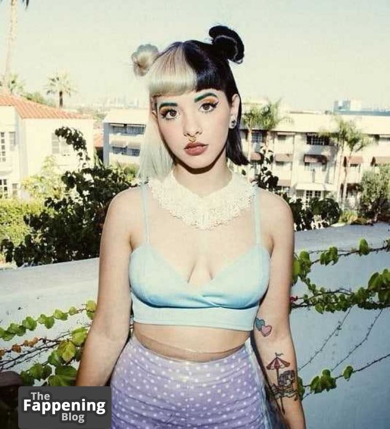 melanie-martinez-nude-sexy-20-the-fappening-pics