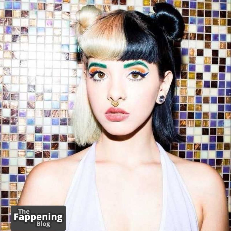 melanie-martinez-nude-sexy-28-the-fappening-pics