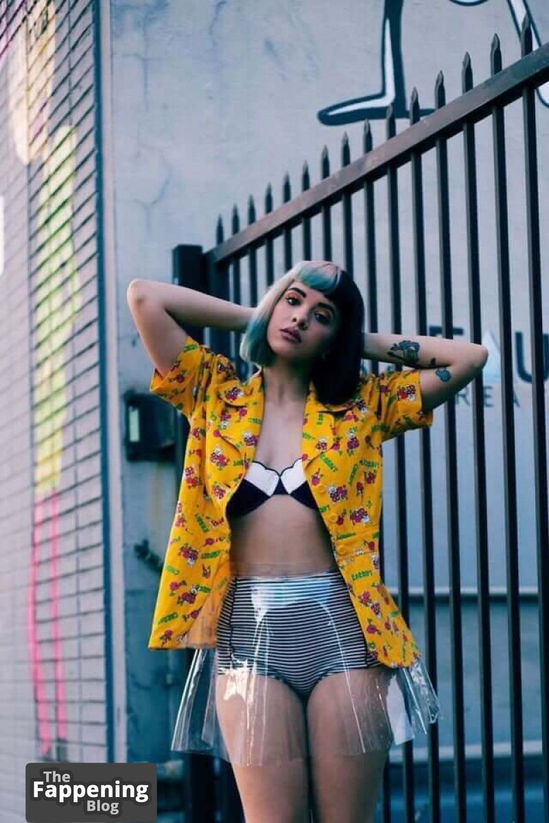 melanie-martinez-nude-sexy-3-the-fappening-pics