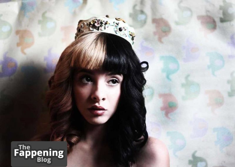 melanie-martinez-nude-sexy-30-the-fappening-pics