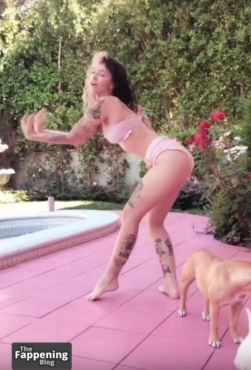 melanie-martinez-nude-sexy-5-the-fappening-pics