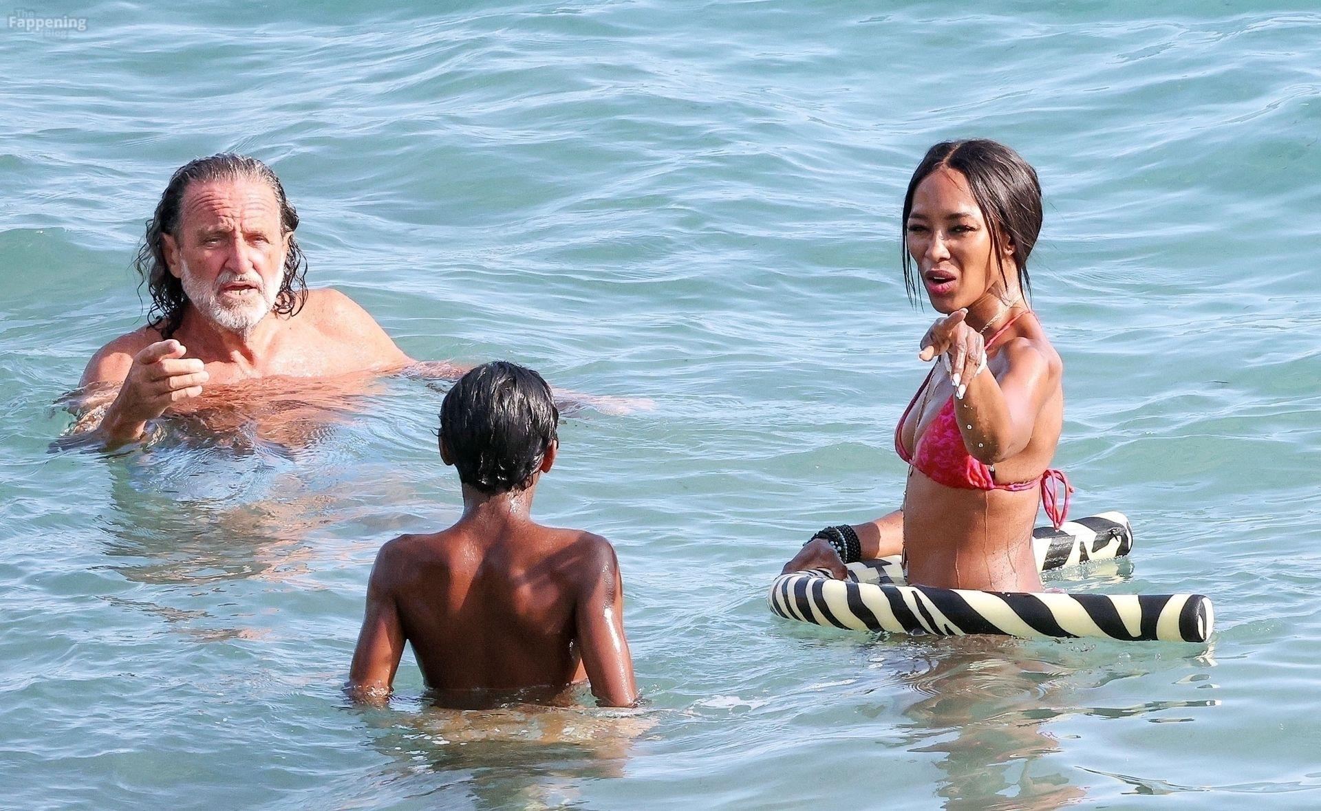 naomi-campbell-sexy-32-the-fappening-pics_