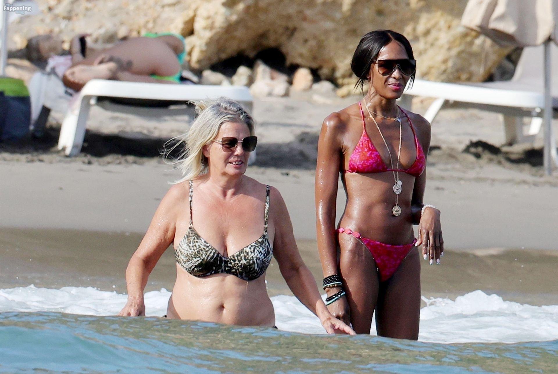 naomi-campbell-sexy-49-the-fappening-pics_
