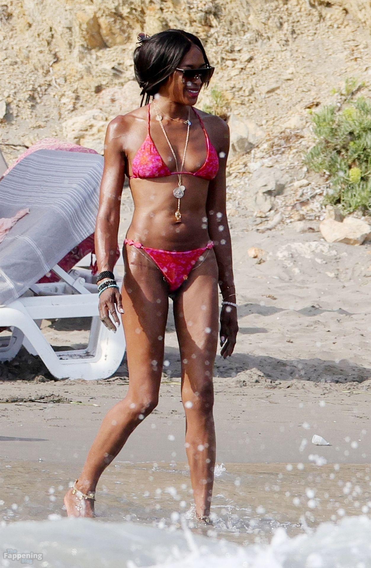 naomi-campbell-sexy-55-the-fappening-pics_