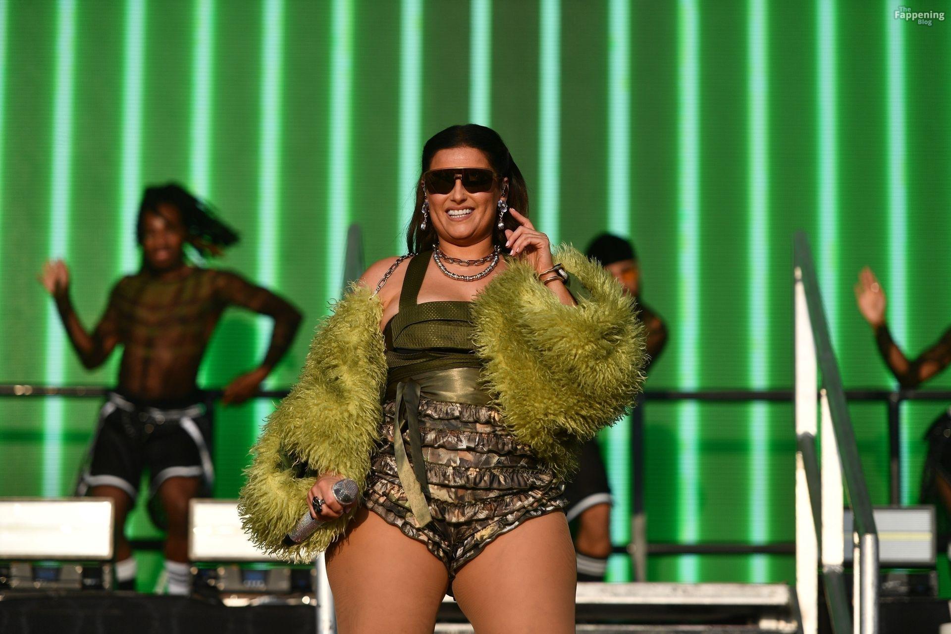 nelly-furtado-sexy-13-the-fappening-pics_
