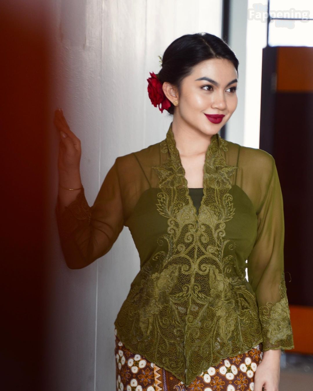 0820195655128_12_ariel-tatum5-the-fappening-pics_