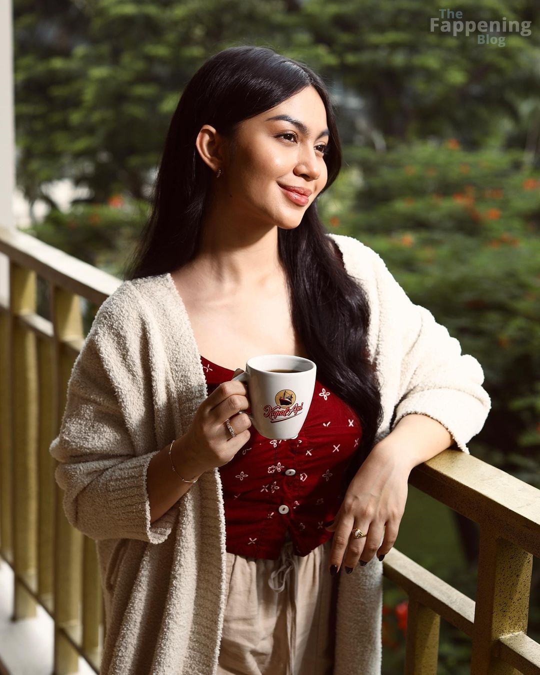 0820195655128_15_ariel-tatum8-the-fappening-pics_