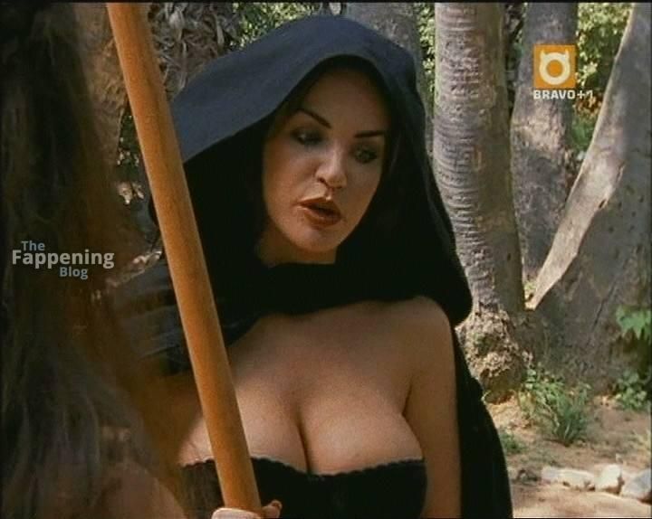 amber-newman-1412-the-fappening-pics_