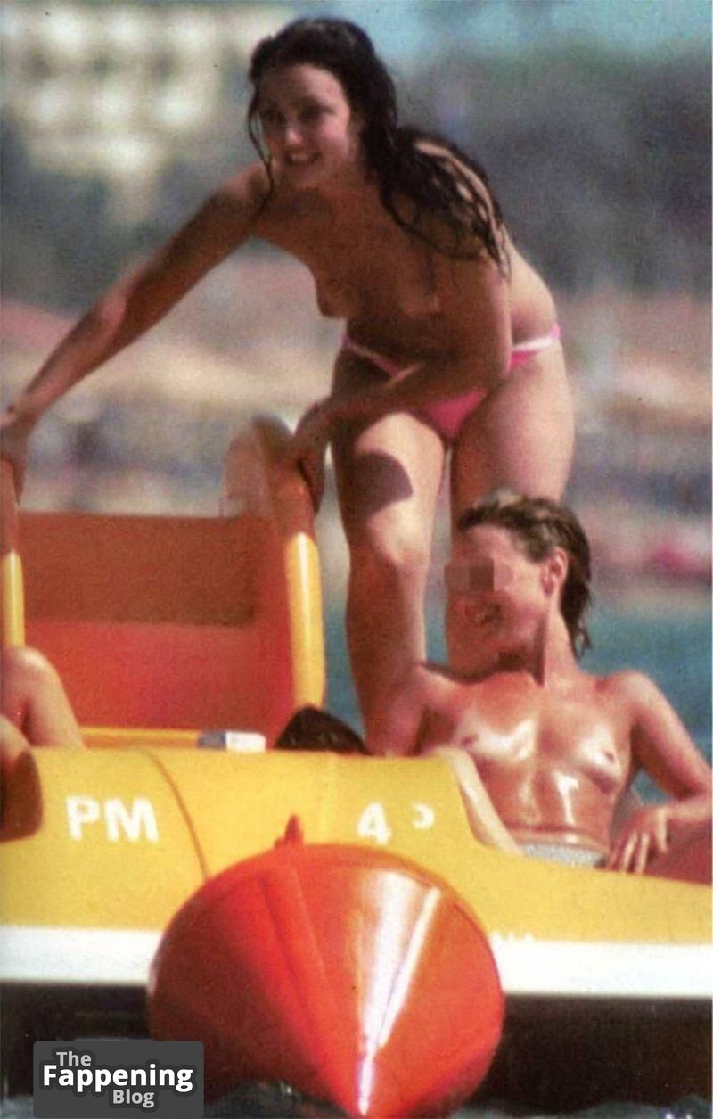 ambra-angiolini-nude-sexy-collection-12-the-fappening-pics