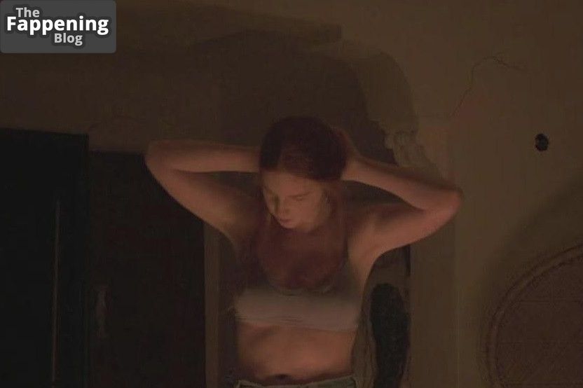 annalise-basso-ladyworld-42057-the-fappening-pics_