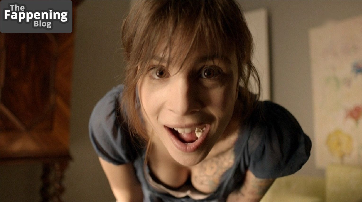 aylin-tezel-downblouse-75758-the-fappening-pics_