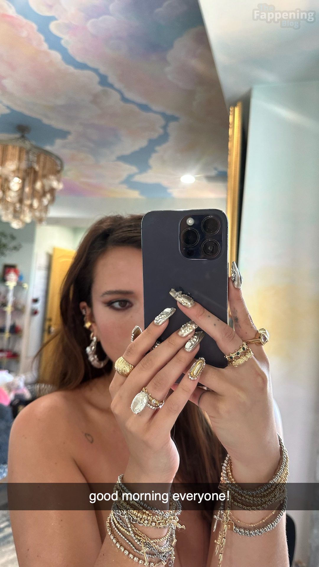 bella-thorne-nude-topless-mirror-selfie-nsfw-001-the-fappening-pics_
