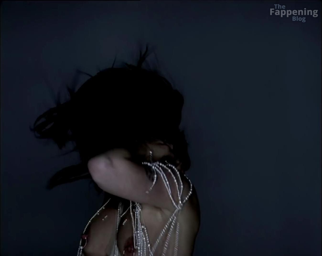 bjoerk-nude-3-the-fappening-pics