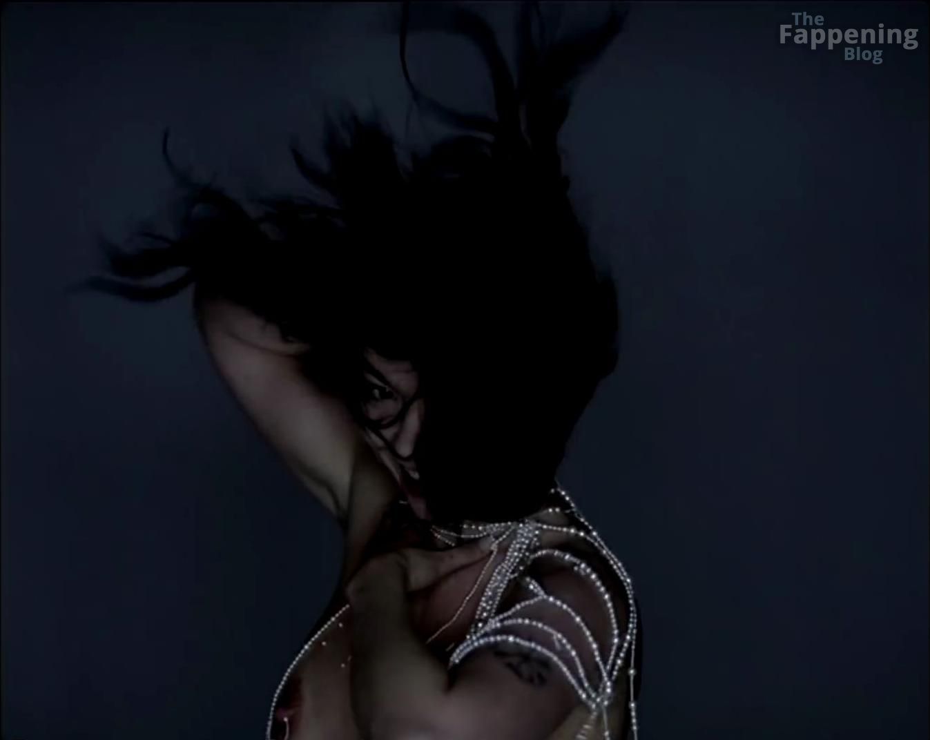 bjoerk-nude-4-the-fappening-pics