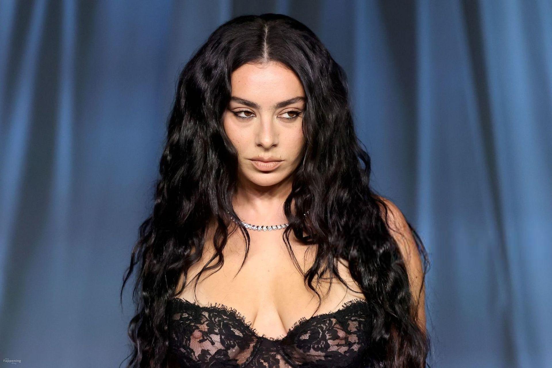 charli-xcx-big-boobs-black-leather-gown-academy-gala-009-the-fappening-pics_