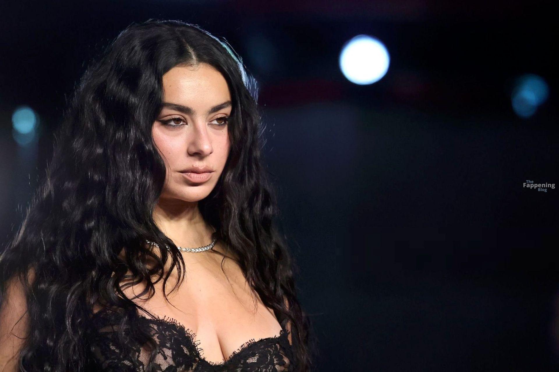 charli-xcx-big-boobs-black-leather-gown-academy-gala-011-the-fappening-pics_