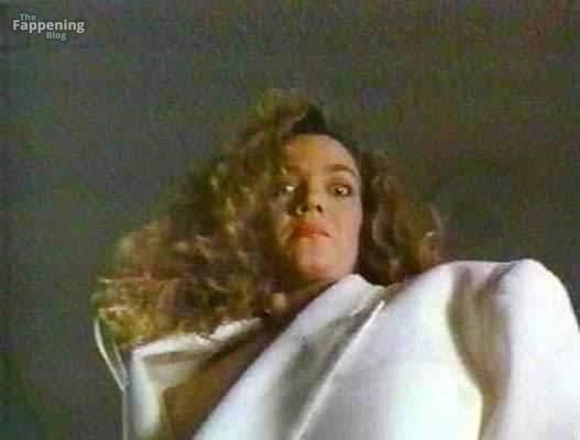 claudia-christian-9005-the-fappening-pics_