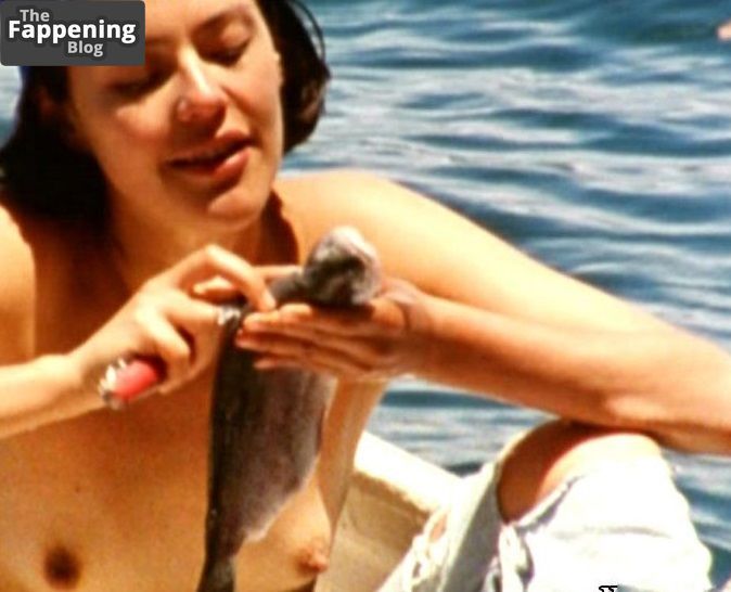 cristina-umana-topless-599386-the-fappening-pics_