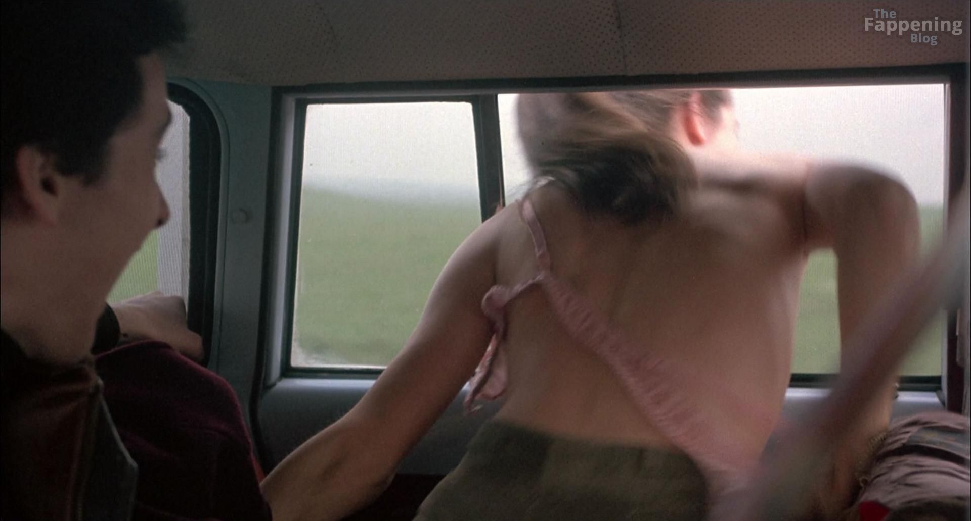 daphne-zuniga-nude-sexy-23-the-fappening-pics