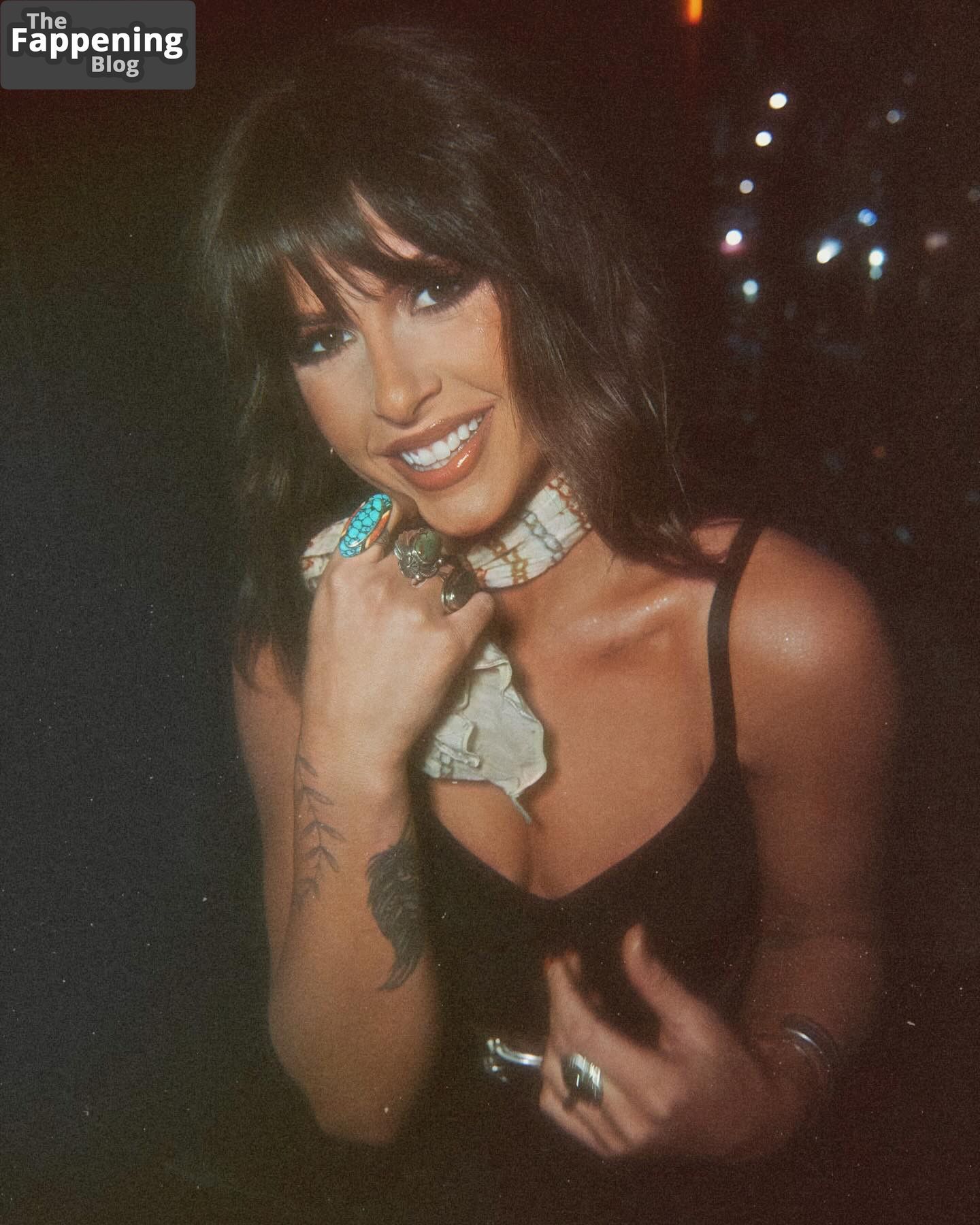 ella-langley-braless-69131-the-fappening-pics_