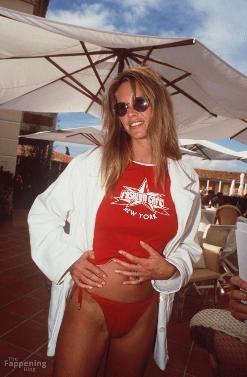 elle-macpherson-4084-the-fappening-pics_