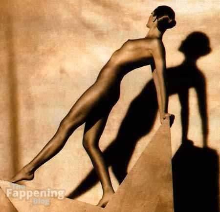 elle-macpherson-6531-the-fappening-pics_