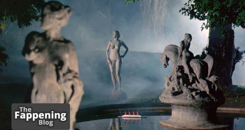 elle-macpherson-nude-sexy-29-the-fappening-pics