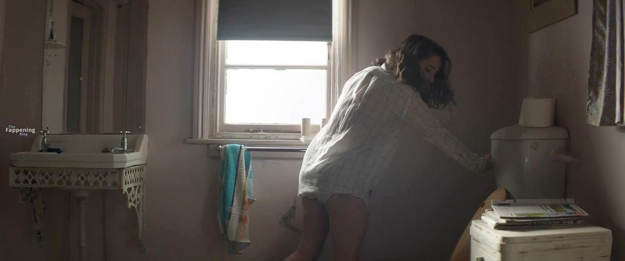 ellie-kendrick-upskirt-981715-the-fappening-pics_