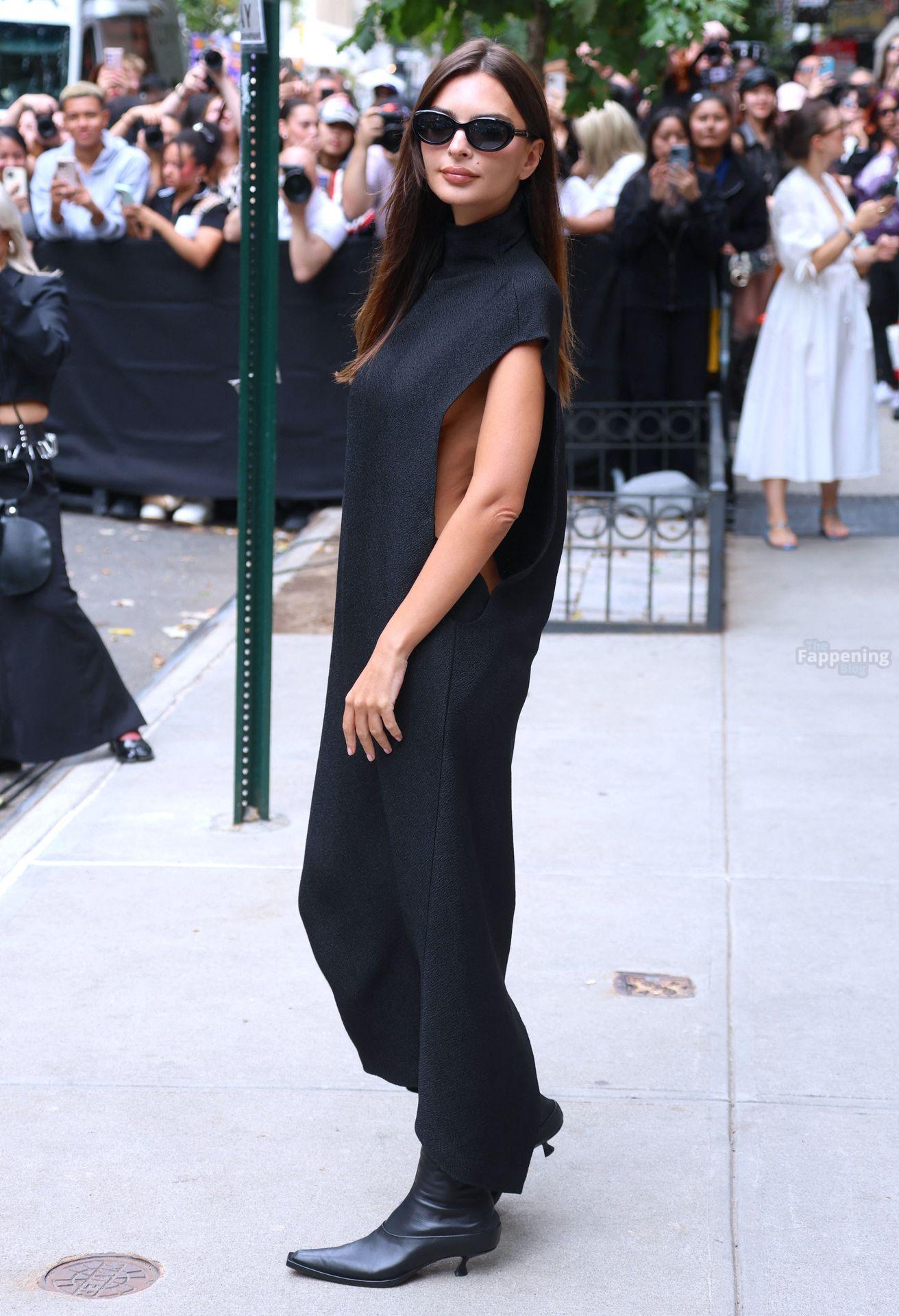 emily-ratajkowski-sexy-boobs-14-the-fappening-pics